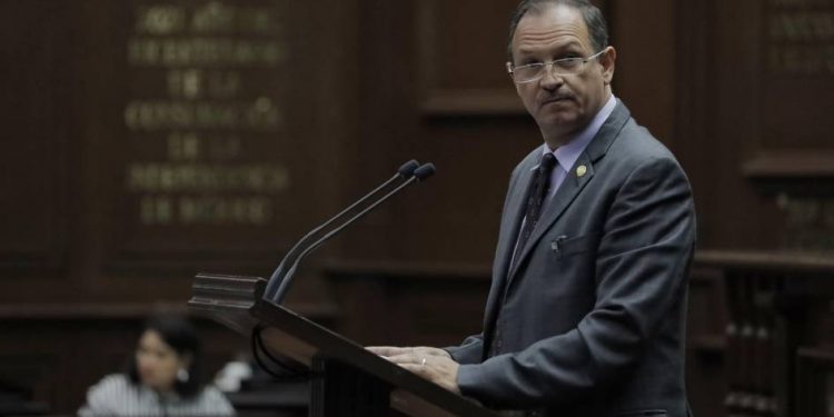 Propone David Martínez Gowman mejoras administrativas en servicio de agua potable