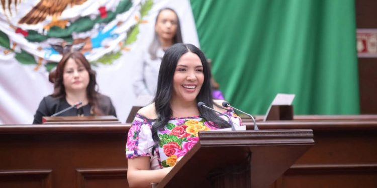 76 Legislatura comprometida con las mujeres en defensa de sus derechos: Adriana Campos Huirache