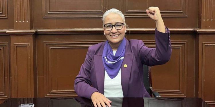 ”Hoy es un día de justicia”, remarca Emma Rivera al celebrar reforma contra deudores alimentarios”