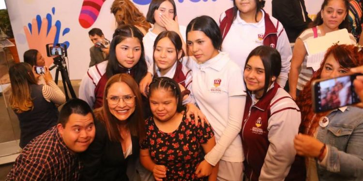 Reitera Nalleli Pedraza compromiso en la lucha por los derechos de las personas con síndrome de Down