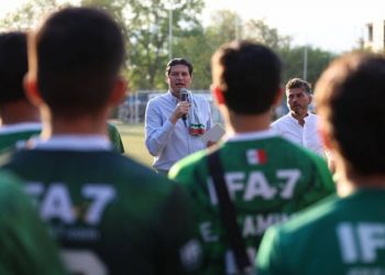 Alfonso Martínez reconoce a jóvenes morelianos campeones de Fútbol 7