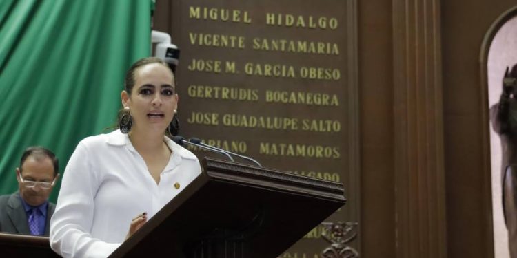 Por un Congreso sin Papel la Diputada Sandra Arreola Propone Uso de Firma Electrónica