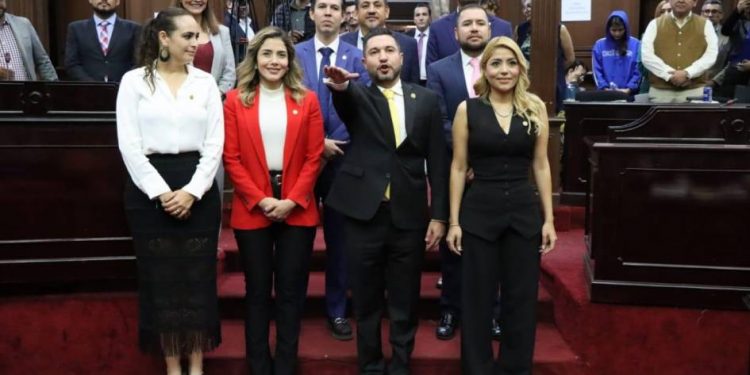 Helder Valencia suple a Octavio Ocampo como Diputado en el Congreso del Estado