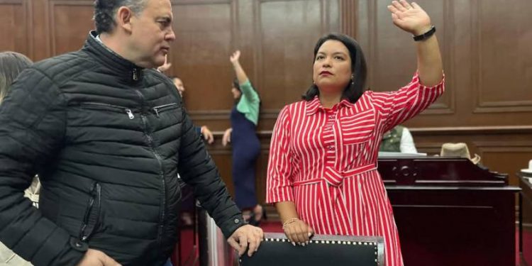 Eréndira Isauro respalda reforma que fortalece soberanía nacional