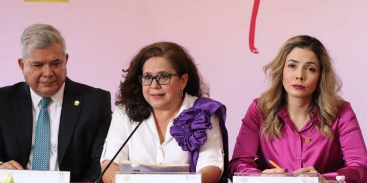 Al iniciar trabajos del Segundo Parlamento de Mujeres, 76 Legislatura reconoció el valor de las mujeres en la vida política de Michoacán