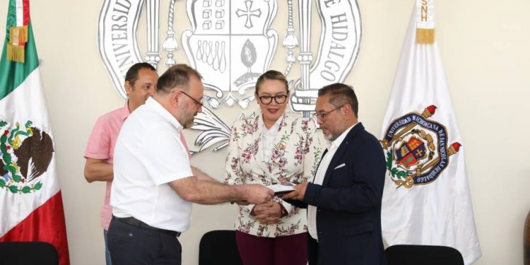 UMSNH, institución de reputación que rebasa fronteras; dona especie de pez mexicano extinto en la naturaleza al Acuario Inbursa