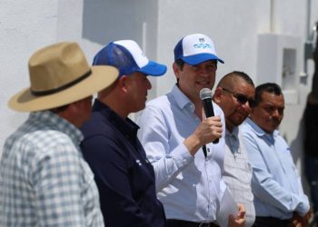 Alfonso Martínez entrega maquinaria a Ooapas y obra de drenaje a vecinos de colonia Industrial