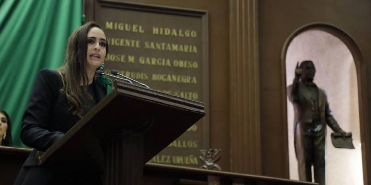 Propone Sandra Arreola sancionar por igual la tentativa de feminicidio y el feminicidio en Michoacán