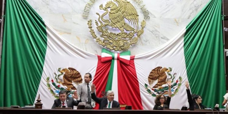 Congreso michoacano aprueba minuta para simplificación administrativa