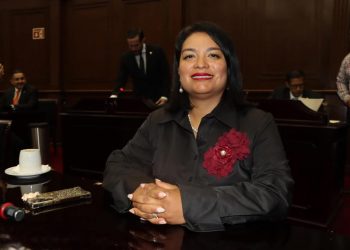 Presenta Erendira Isauro iniciativa para la revocación de mandato en Michoacán