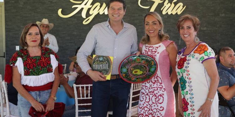 Alfonso Martínez llama a otorgar valor agregado a los productos michoacanos