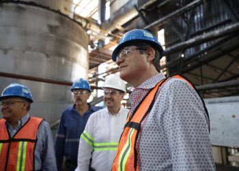 Visita Alfonso Martínez ingenio de azúcar en Santa Clara, Tocumbo