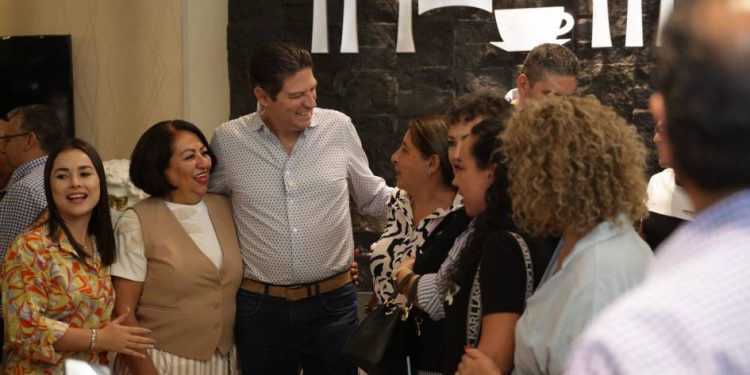 Invita Alfonso Martínez a empresarios y líderes de Los Reyes a disfrutar de la Semana Santa en Morelia