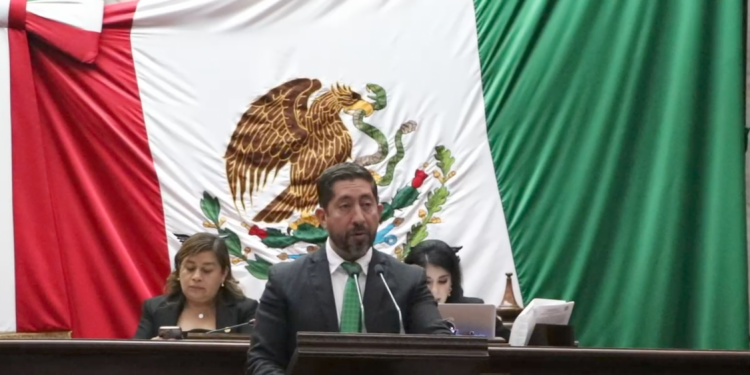 Diputado Abraham Espinoza propone incluir a niñas y adolescentes en la definición de misoginia