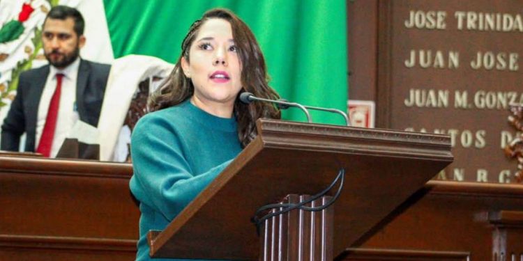 Xóchitl Ruiz González propone reforma para combatir corrupción en la distribución de recursos públicos y castigar con cárcel a quienes extorsionen a municipios