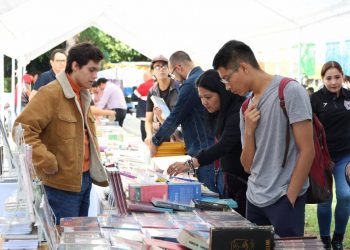 Inicia Feria Universitaria del Libro de Ciencias y Humanidades de la UMSNH, abierta a todo el público