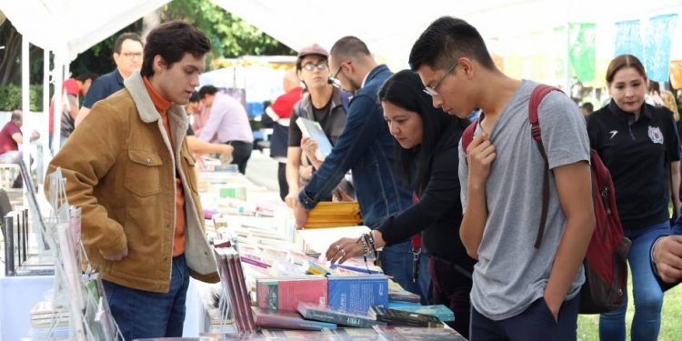 Inicia Feria Universitaria del Libro de Ciencias y Humanidades de la UMSNH, abierta a todo el público