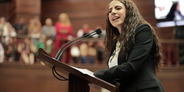 Hoy ganó el pueblo: Giulianna Bugarini logra la aprobación de la reforma que prohíbe la crueldad animal como espectáculo