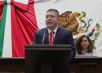 Presenta Vicente Gómez Núñez iniciativa de “Ley Silla” para trabajadores de instituciones públicas