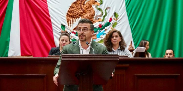 Diputado Toño Mendoza celebra aprobación de iniciativa en favor de niñas, niños, adolescentes y mujeres
