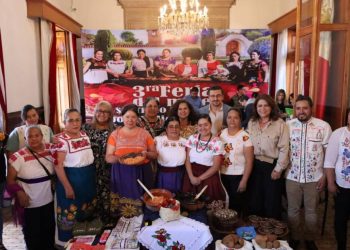Comisión de Turismo acompaña presentación de la 3ra Feria del Mole en Santiago Tupátaro