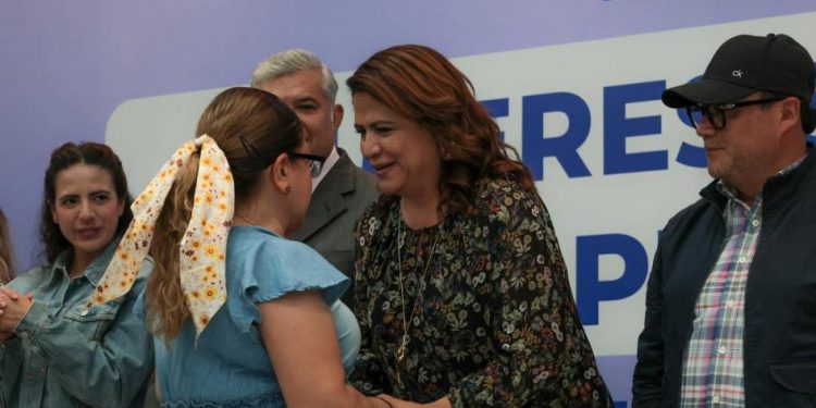 “Es tiempo de mujeres” significa mejorar las condiciones de trabajo: Fabiola Alanís a servidoras públicas de la ASM