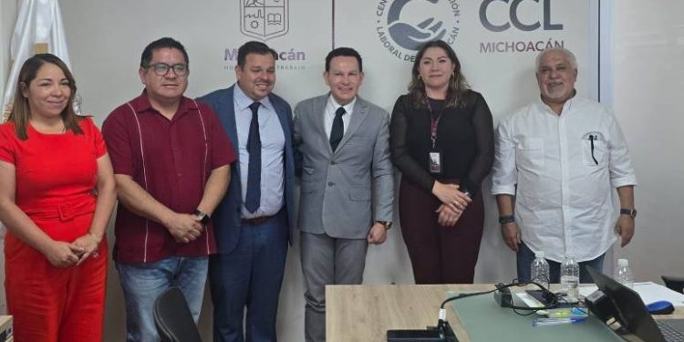 Trabajadores administrativos de la UMSNH recibirán pago retroactivo de incremento salarial 2025, aceptan propuesta