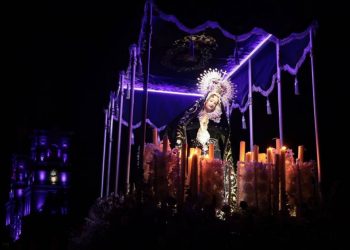 Cierra programa de Semana Santa con espectacular Procesión del Silencio