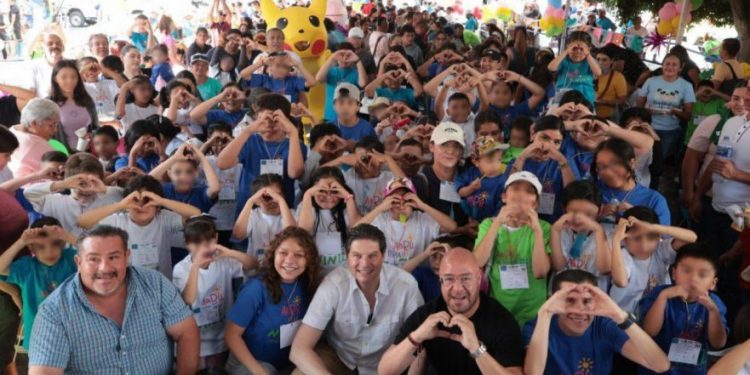 Con inflables gigantes, DIF Morelia celebra a las y los niños