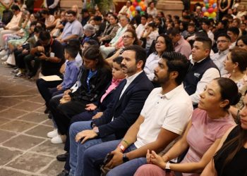 Orquesta de niñas y niños morelianos brilla en Premiación al Mérito Infantil ‘Sapirhaticher