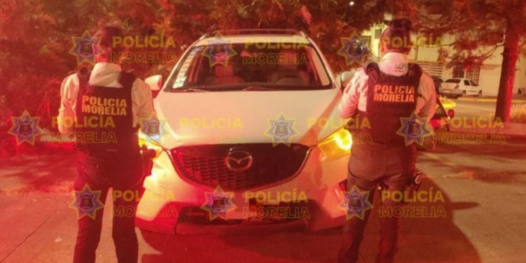 Policía Morelia recupera camioneta robada en Villas de Oriente