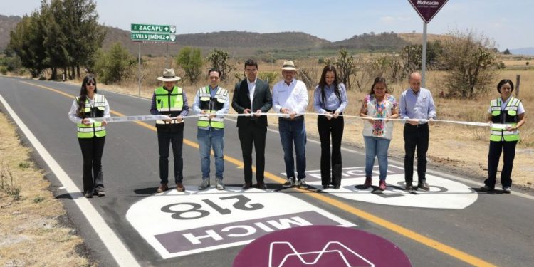 Inaugura Bedolla entronque carretero Zacapu-Panindícuaro; tras 15 años de abandono