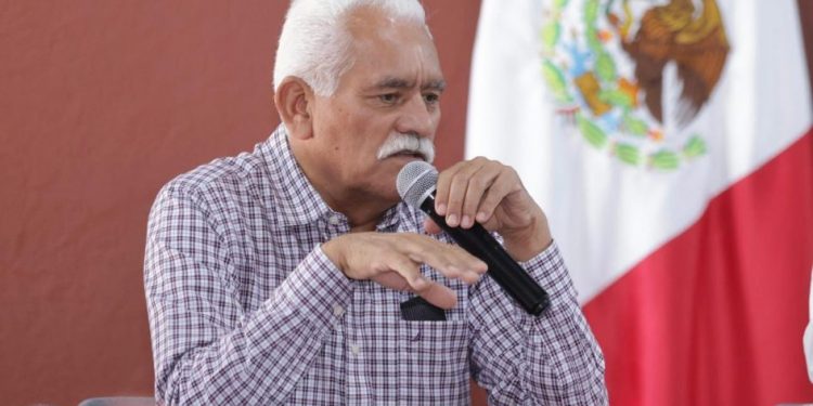 Bedolla enviará a la federación propuesta de atención integral para el lago de Pátzcuaro