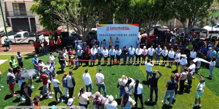 Eric Gaona inaugura la rehabilitación de la Unidad Deportiva del Fraccionamiento Campestre Tarímbaro