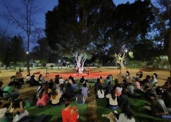 Morelianas y morelianos disfrutaron de ‘Alguien va a venir’, parte del Teatro Nocturno de SeCultura