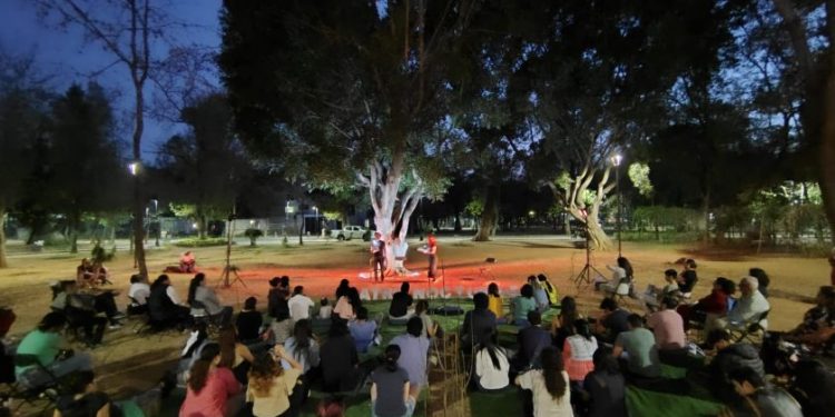 Morelianas y morelianos disfrutaron de ‘Alguien va a venir’, parte del Teatro Nocturno de SeCultura