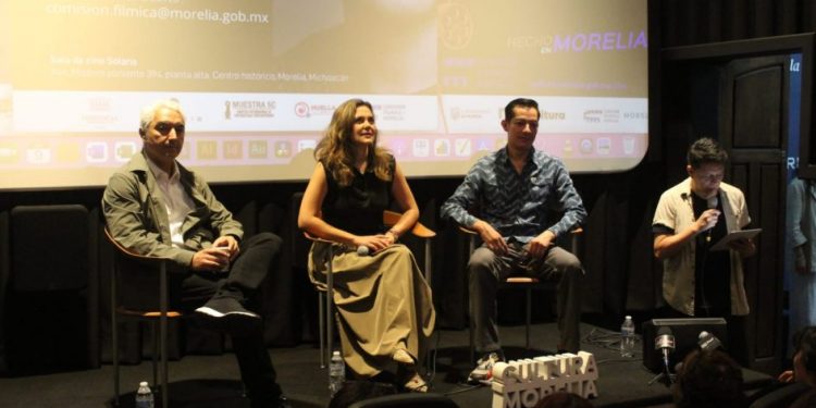 Entrega gobierno de Morelia reconocimiento a la ganadora de la convocatoria “Hecho en Morelia” 2025