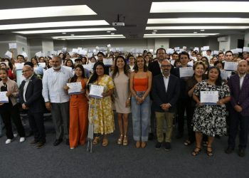 Talento juvenil de Morelia, brilla con entrega de constancias del Programa de Becas 2025