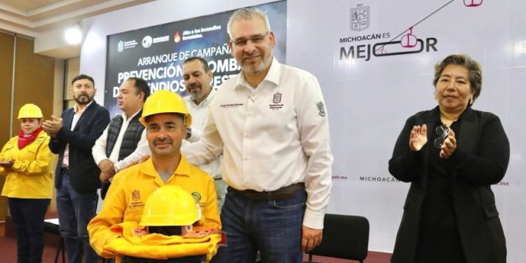 Michoacán usa sistema de alerta temprana de incendios forestales: Bedolla