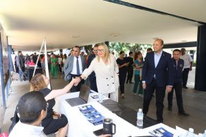 Yarabí Ávila inagura Feria de Empleo-Morelia Informativo1