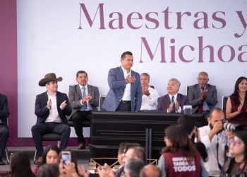 Reconocimiento a maestros por su labor: Torres Piña-Morelia Informativo