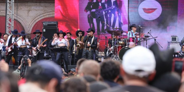 Los Felinos en Morelia por su 484 Aniversario-Morelia Informativo