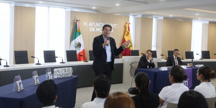Presentación del libro “Azul Puro”, de Bernardo León Olea-Morelia Informativo