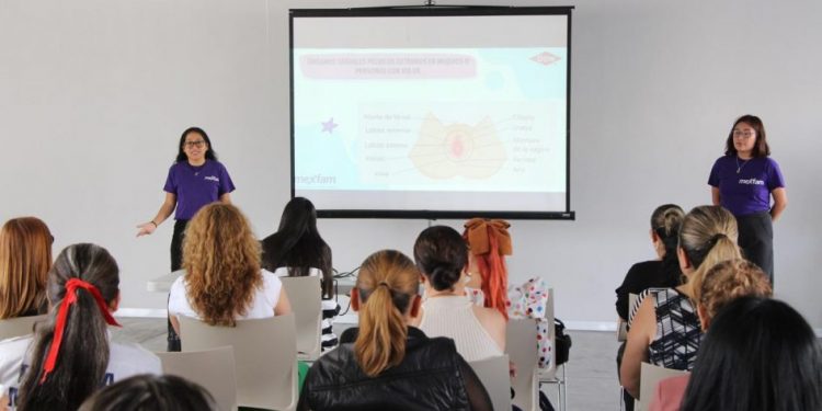 FGE realiza cateos coordinados en Morelia y Salvador Escalante; aseguran más de 3 mil 500 dosis de metanfetamina y detienen a 6 personas