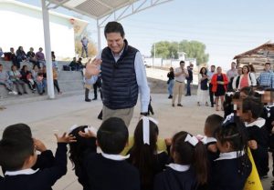 Gobierno de Alfonso Martínez hace entrega de 11 techumbres en escuelas y centros comunitarios-Morelia Informativo2