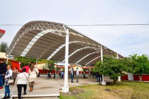 Gobierno de Alfonso Martínez hace entrega de 11 techumbres en escuelas y centros comunitarios-Morelia Informativo1