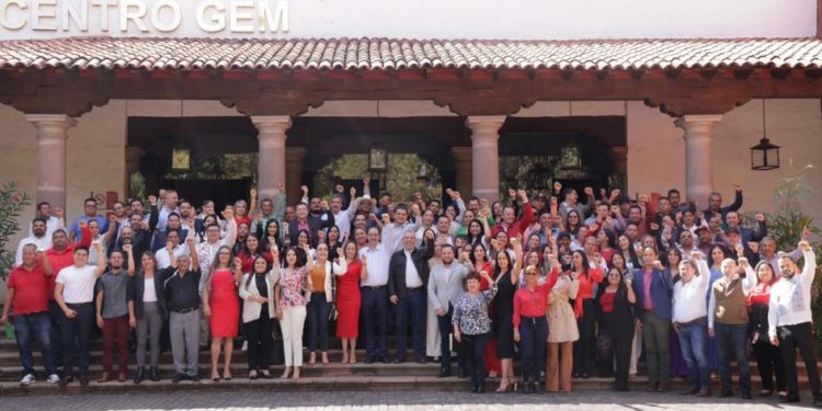 Alfredo Ramírez Bedolla y autoridades del PT-Morelia Informativo