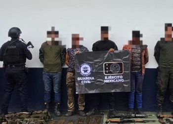 SSP y Defensa detienen a 5 hombres con arsenal en Apatzingán