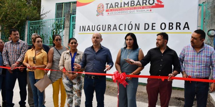 Inaugura Eric Gaona pavimentación de la calle Cristo Rey en el Barrio La Cruz