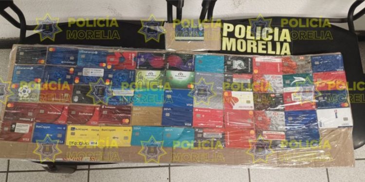 Policía Morelia detiene a desplazador de tarjetas en bancos, afectaba a personas mayores